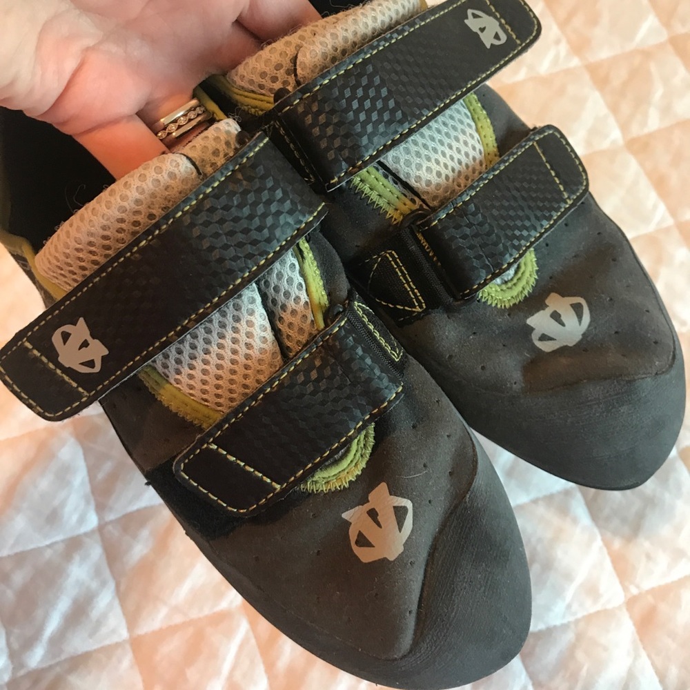 Evolv Women’s Climbing Shoes